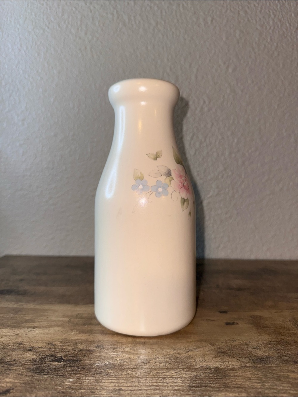 Vintage Pfaltzgraff USA Floral Milk Bottle Vase - Picture 9 of 13